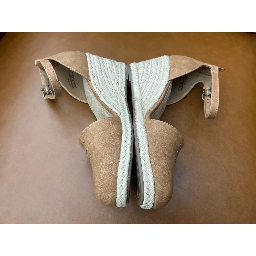Easy Street Daytona Wedge Sandals Womens 6.5 Tan Espadrille 31-5074